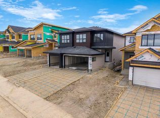 31 W Heritage Heath, Cochrane, AB T4C3L3