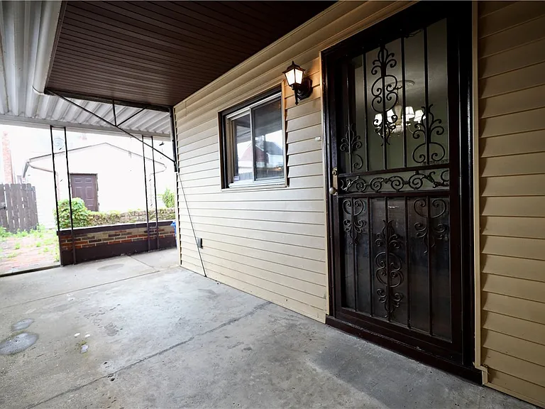 425 Pearl St — Photo 23