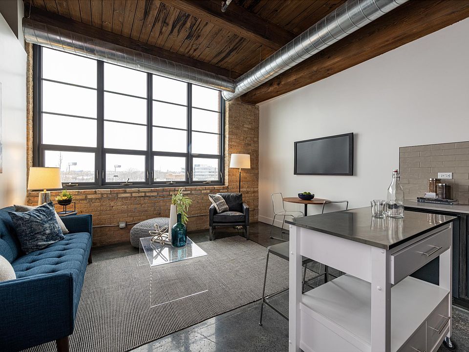1st image of 2078 N Southport Ave #311