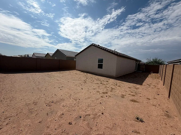 36590 W Mondragone Ln — Photo 2