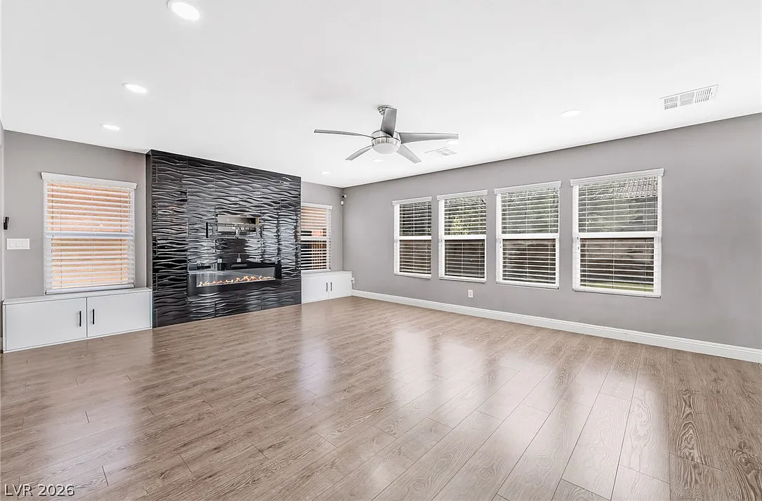 4 bed, 2.5 bath, 3055 sqft, $2,795 — Photo 4