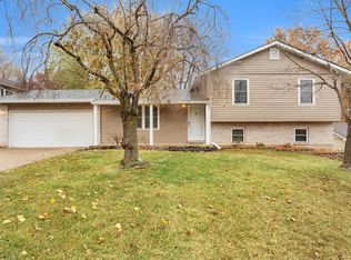 9 Driver Ct, Saint Peters, MO 63376