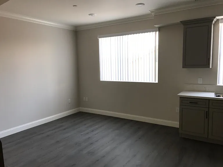 5302 Cleon Ave #102 — Photo 8