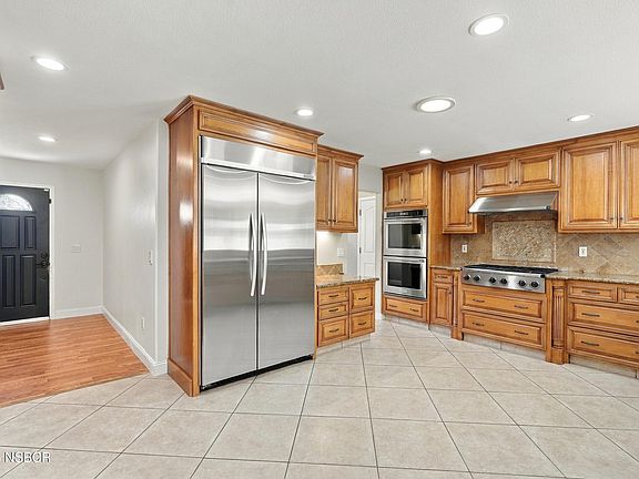 5th image of 4031 Sandy Ct