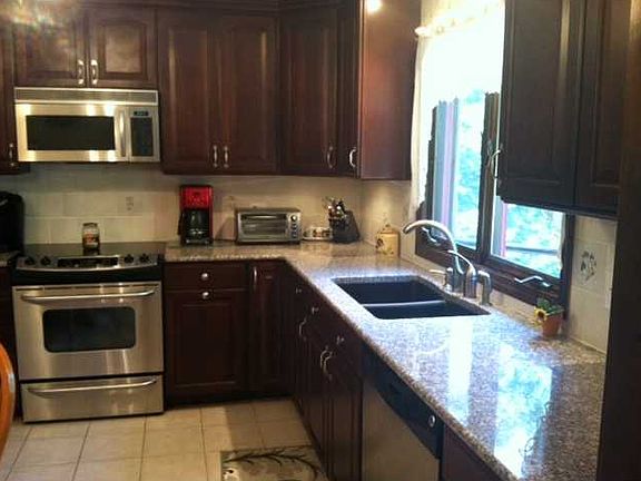 5th image of 6 Juniper Hill Dr