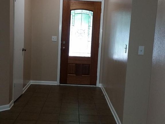 5th image of 1110 Crooked Creek Dr