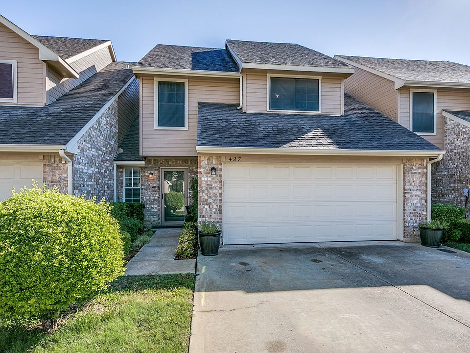 1st image of 427 Oakleaf Dr