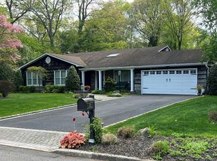 20 Oak Tree Drive, Smithtown, NY 11787