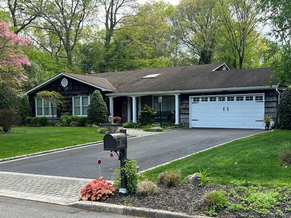 20 Oak Tree Drive, Smithtown, NY 11787