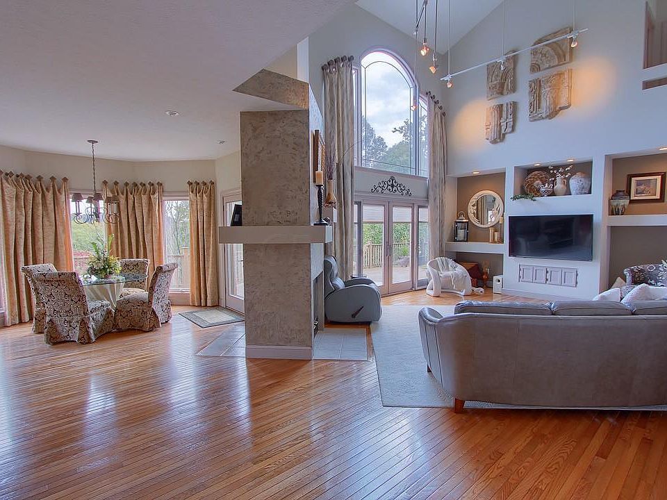 1st image of 116 Saint Andrews Blvd