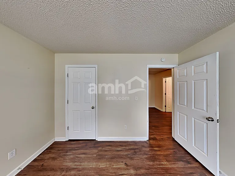172 Barrington Ln — Photo 17