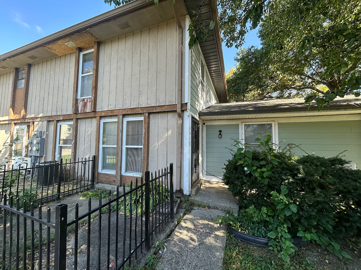 2 bed, 966 sqft, $1,250 — Photo 1