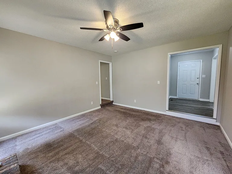 6701 Vaughn Rd — Photo 9