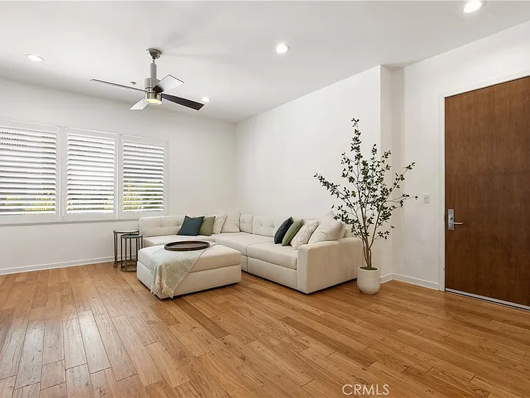 21 Gramercy #102 — Photo 3