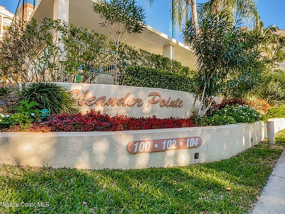 4th image of 100 Riverside Dr APT 402