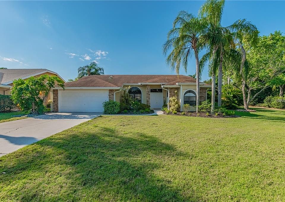 2nd image of 7979 Monticello Ln