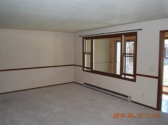 2nd image of 807 Glenwood Ct