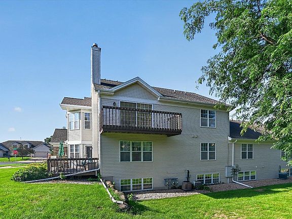 3rd image of 377 Concord Dr