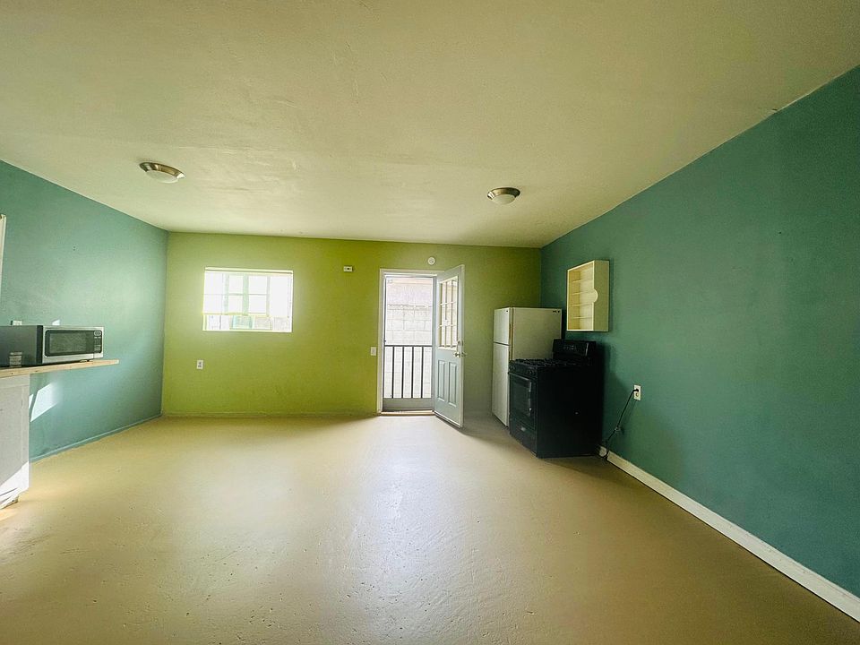 2nd image of 13839 Bromwich St