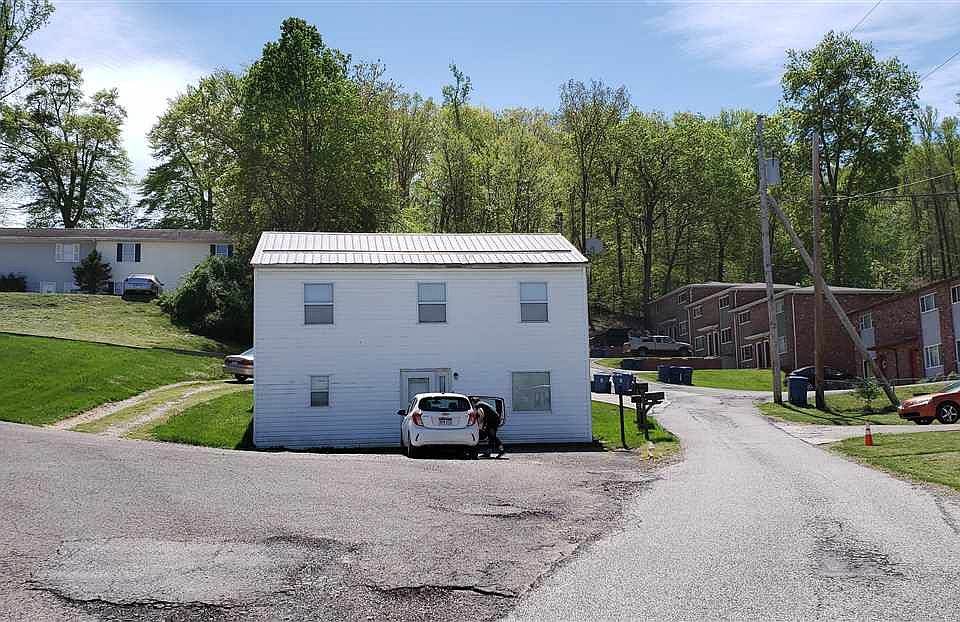 2nd image of 5722 Stiles Dr
