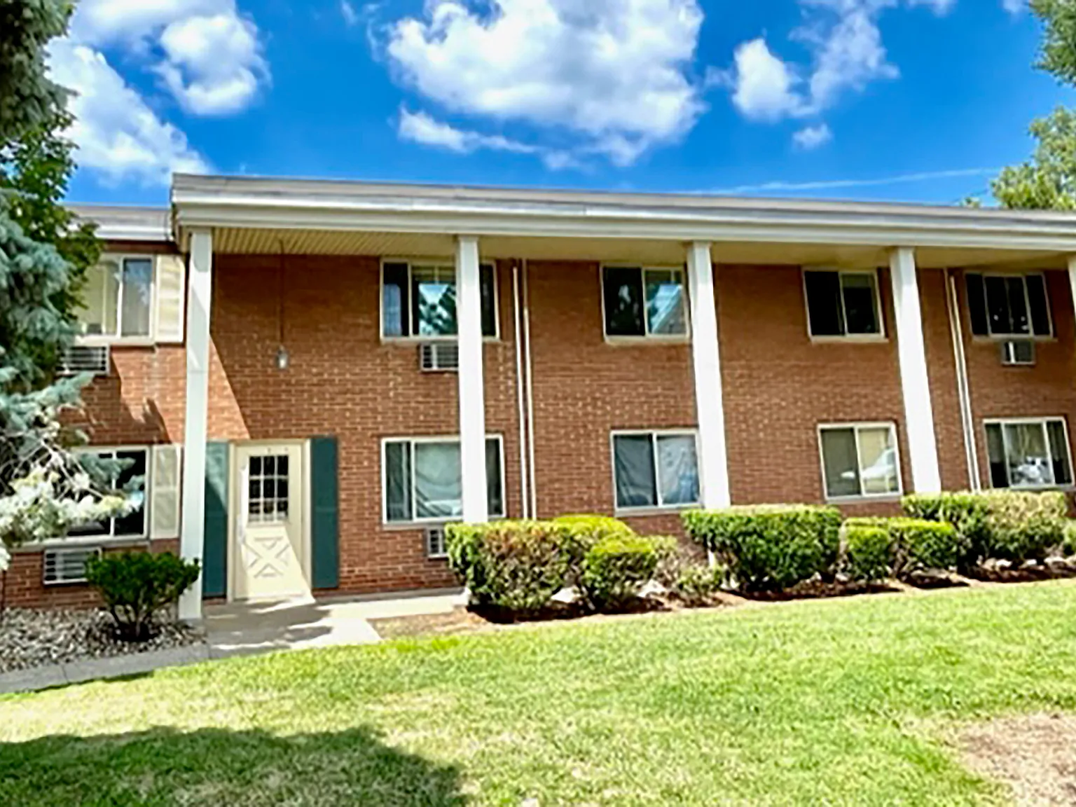 20600 Lorain Rd — Photo 1