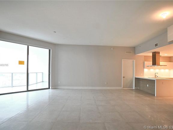 3rd image of 17301 Biscayne Blvd #Lph-8