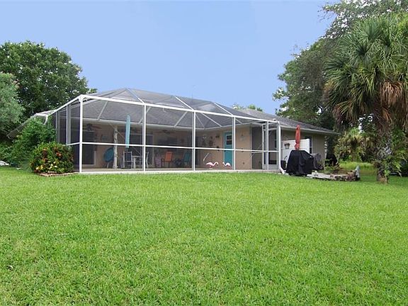 5th image of 2842 Parkmount Ter