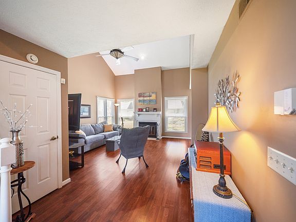 5th image of 107 Agee Ct