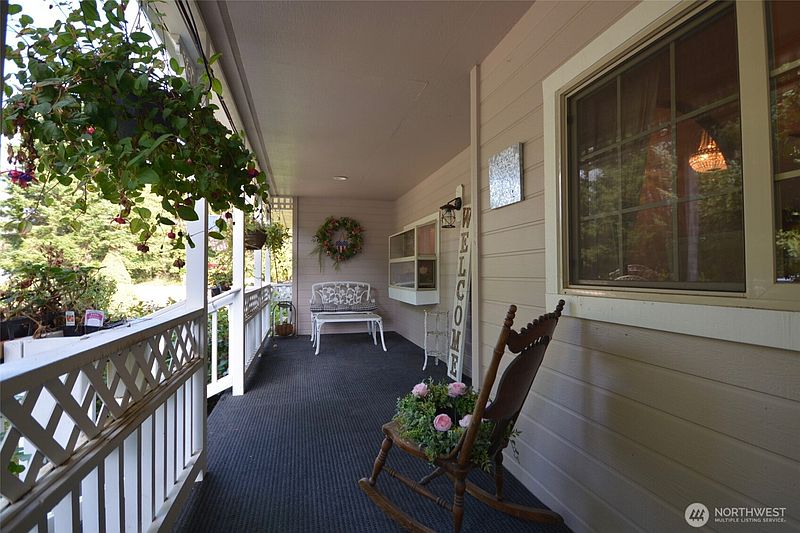 3rd image of 14913 Champion Estates Drive SE
