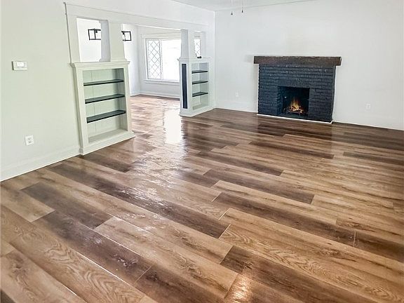 3rd image of 704 Elm St