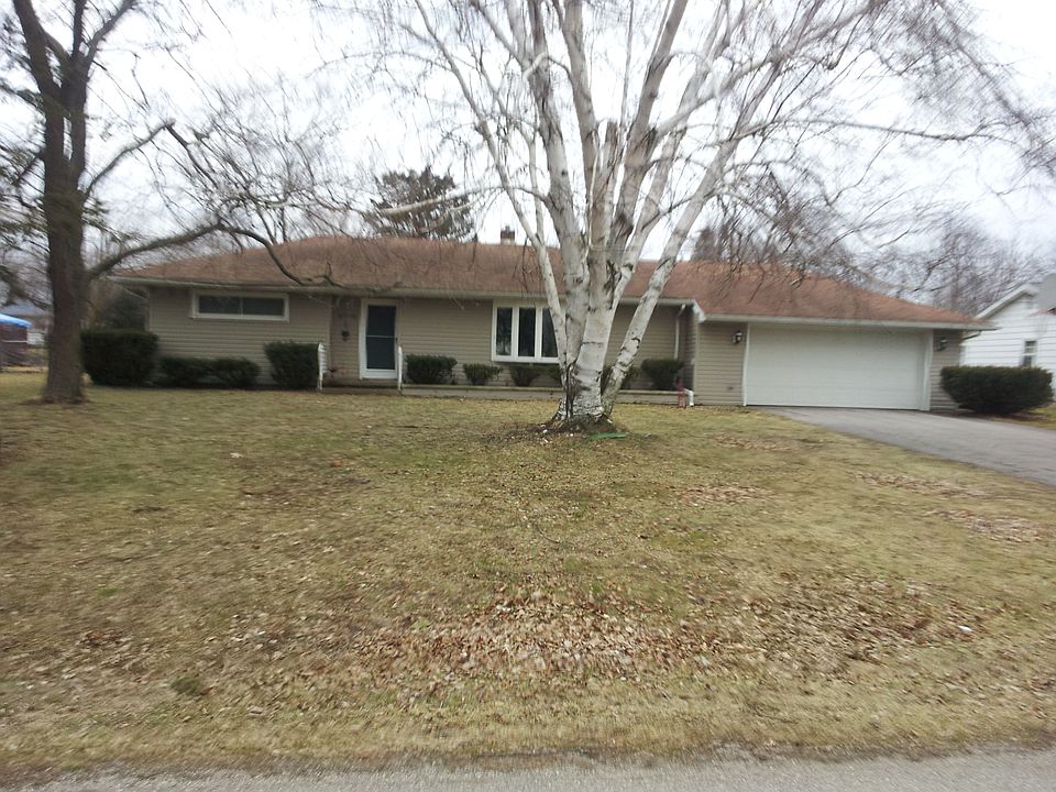 Spacious ranch home with nice curb appeal.