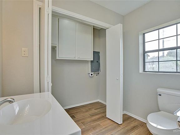 3rd image of 1103 San Francisco St