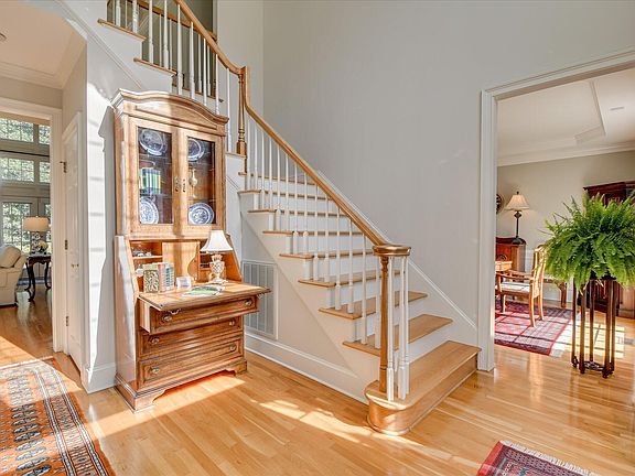 4th image of 593 Medinah Drive