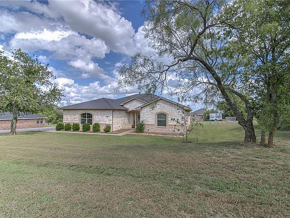 3rd image of 4009 Goliad Dr