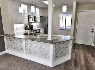 6980 SE Constitution Blvd APT 206, Hobe Sound, FL 33455