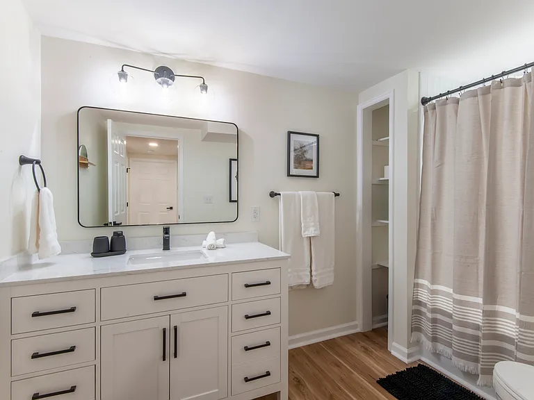 1008 Coleman St #B — Photo 17