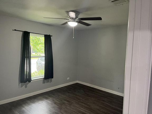 5th image of 611 N Green St