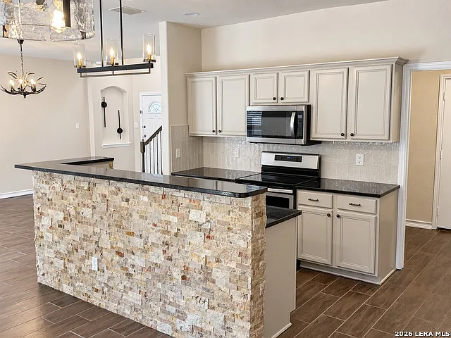 3 bed, 2.5 bath, 1639 sqft, $2,500 — Photo 4