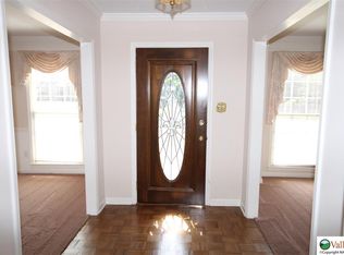 1504 Southampton Ct SE, Decatur, AL 35601