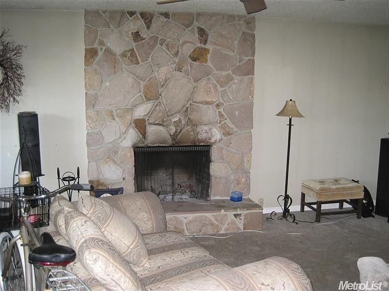 2nd image of 2139 W Pine St