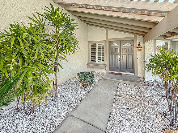 3rd image of 28908 Hollowbrook Ave