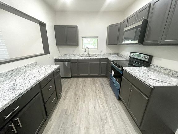 4th image of 2821 Texas St