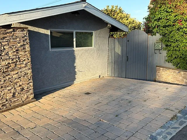 Studio, 250 sqft, $1,925 — Photo 4