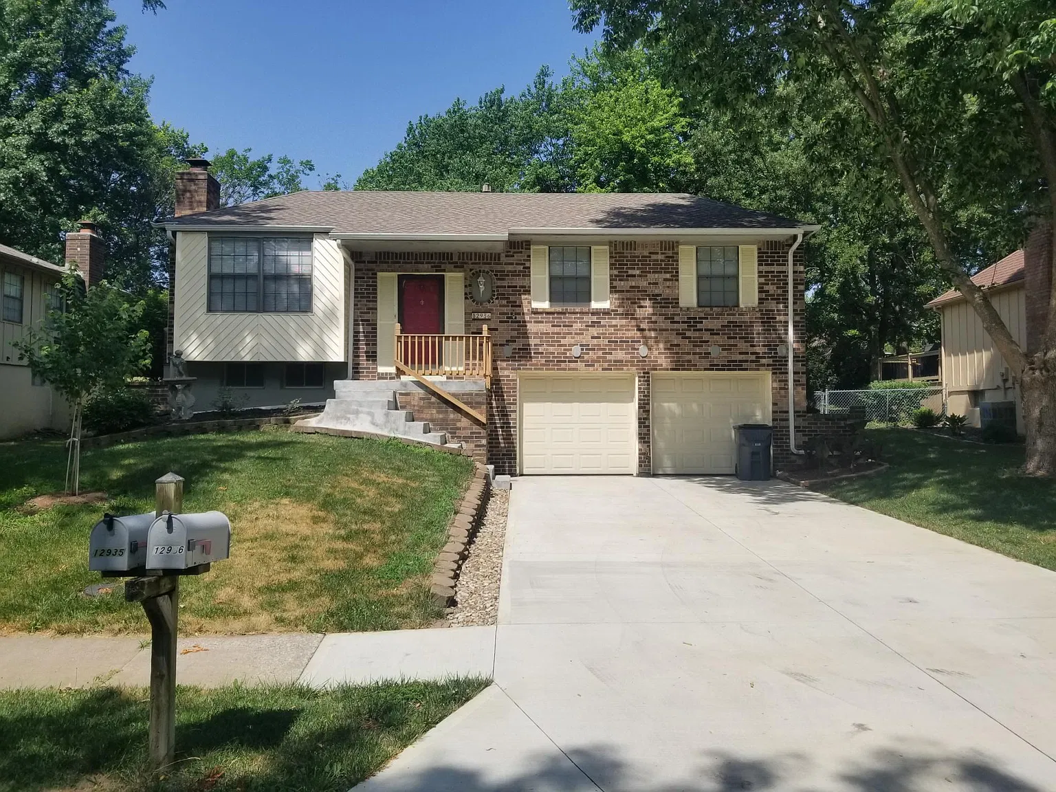 3 bed, 1400 sqft, $2,000 — Photo 1