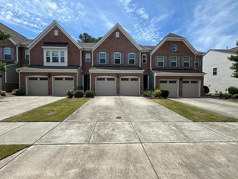513 Durants Neck Ln — Photo 1