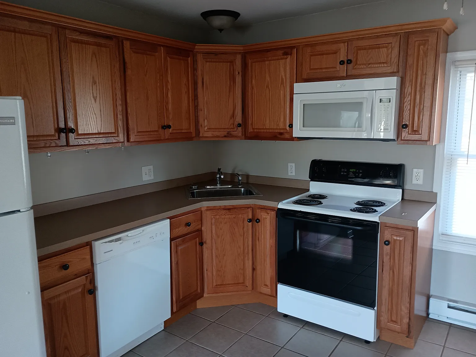 179 Main St — Photo 1