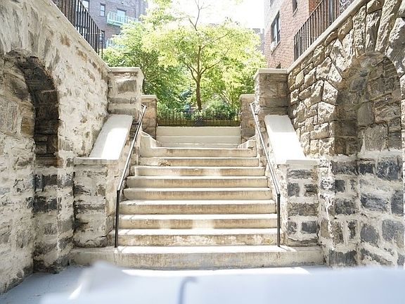 4th image of 68 W 238th St APT F13