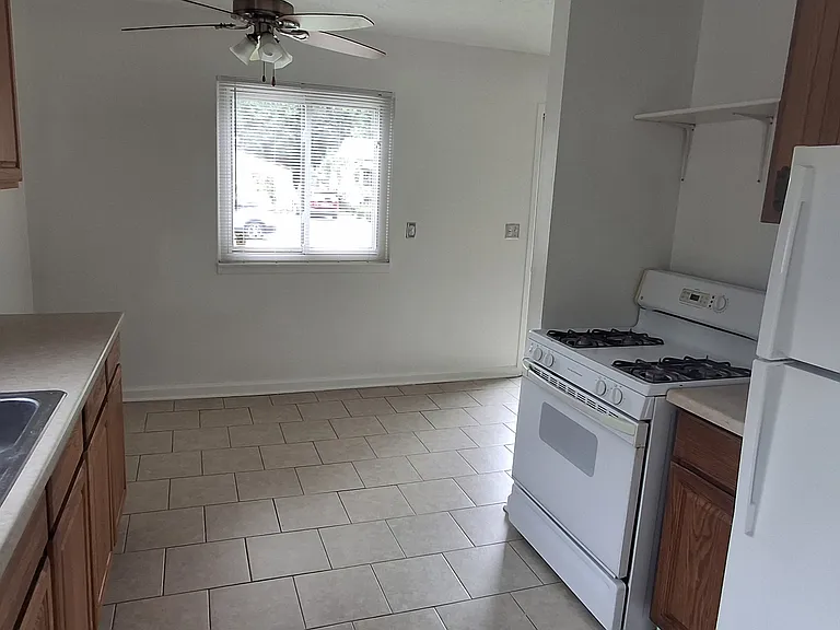 113 E Princeton Ave — Photo 6