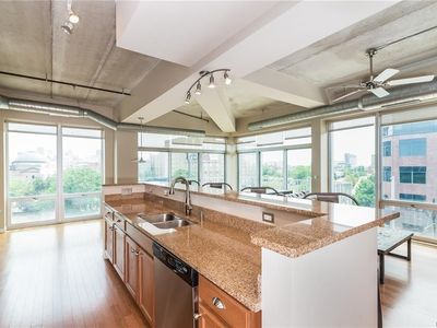 3670 Woodward Ave APT 401, Detroit, MI, 48201