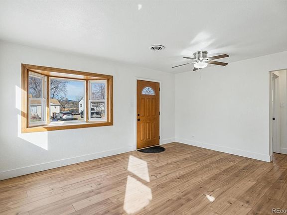 5th image of 936 Meade St